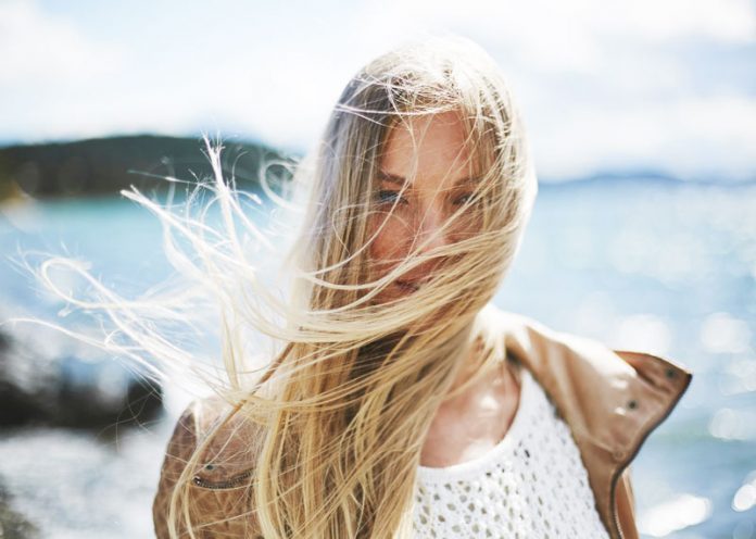 shampoo che schiarisce i capelli